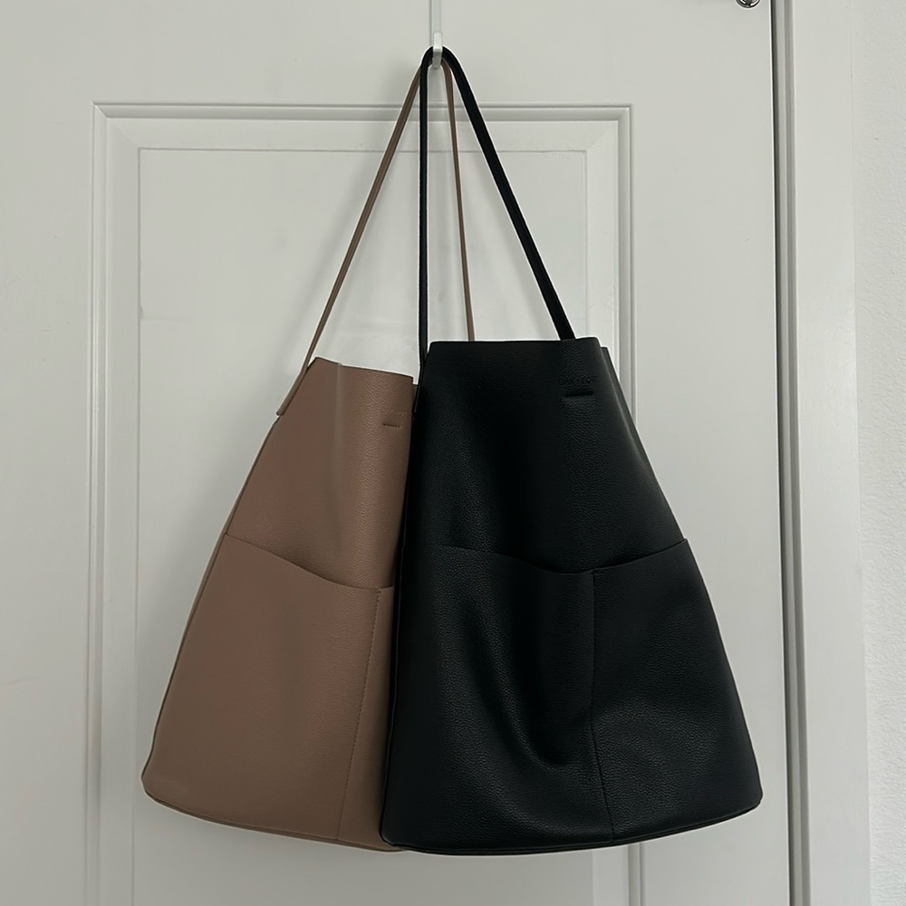 Lot of two Oak + Fort tote bags (black and latte)